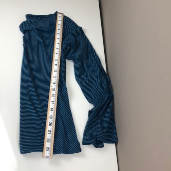 REI Slouching Neckline Zipper Pocket Stripe Top Small - Picture 8 of 8
